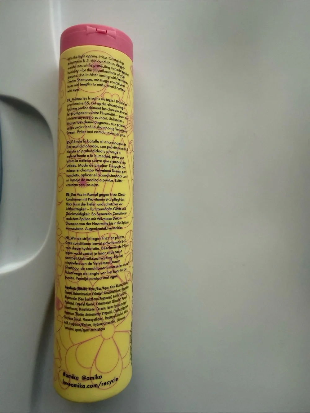 amika Velveteen Dream Smoothing Conditioner
